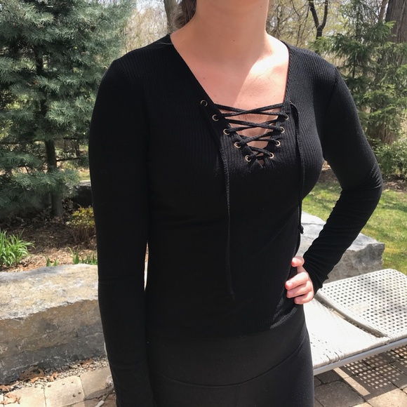 🌼3/$30 Lace-Up Long Sleeve - Picture 1 of 3